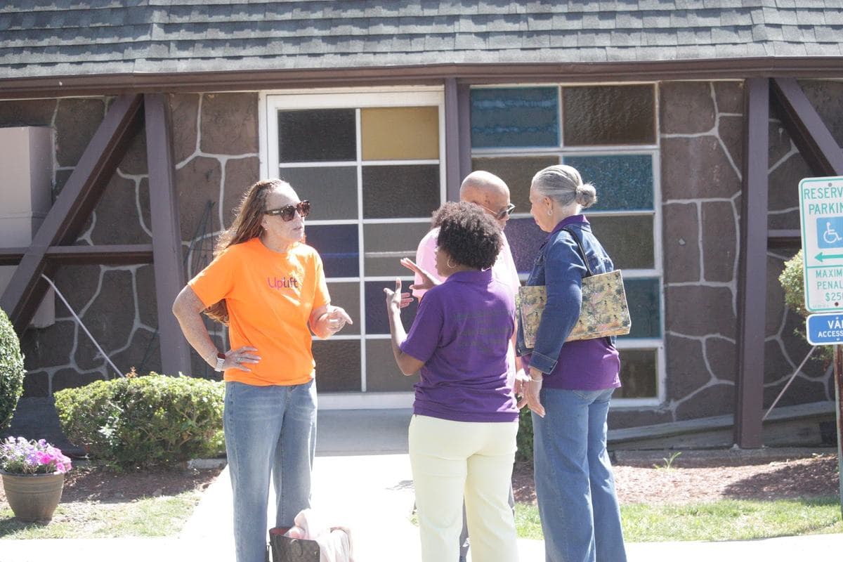 Members of the Ministry of Helps